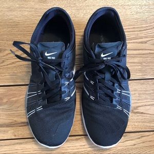 Black Nike Free TR6 W9